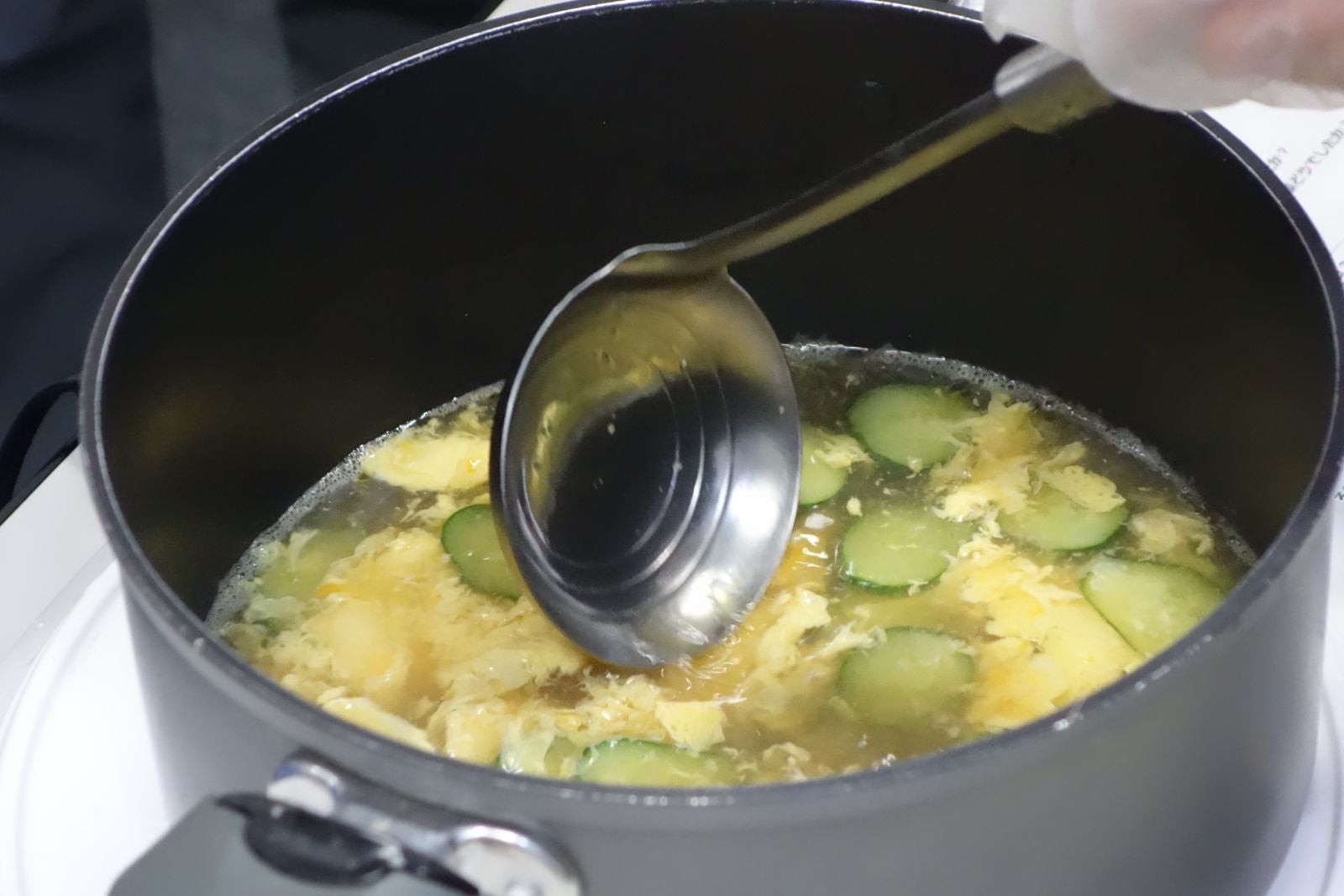 パンサー向井慧が挑戦した キュウリのスープ レシピはこちら トピックス Tbsラジオ Fm90 5 Am954 何かが始まる音がする