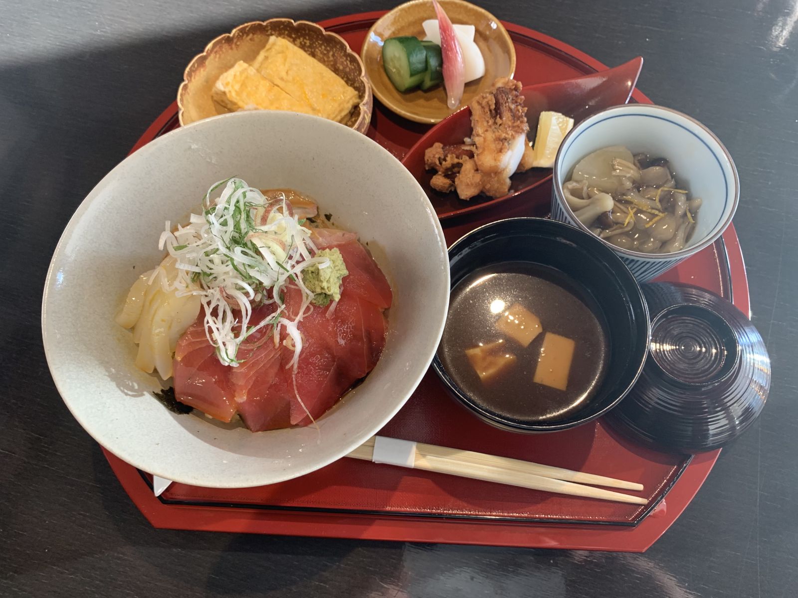 桐畑トールのシェフが行く店のシェフが行く店 新宿 新宿 一期 の 海鮮丼定食 トピックス Tbsラジオ Fm90 5 Am954 何かが始まる音がする