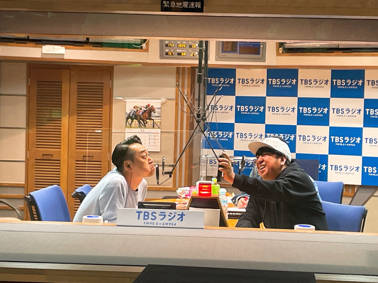 JUNK バナナマン「日村スマホの顔認証が甘い！？」 | TBSラジオ