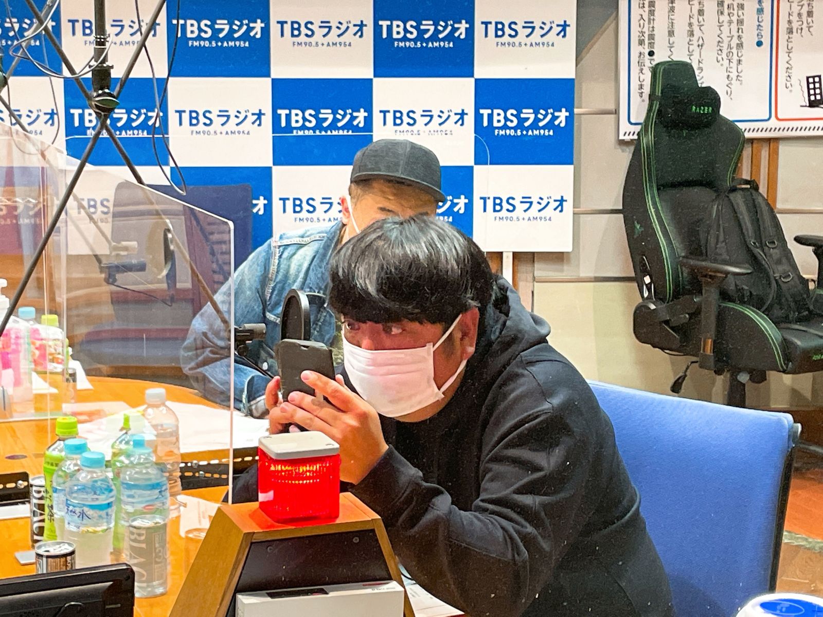 JUNK バナナマン「日村スマホの顔認証が甘い！？」 | TBSラジオ