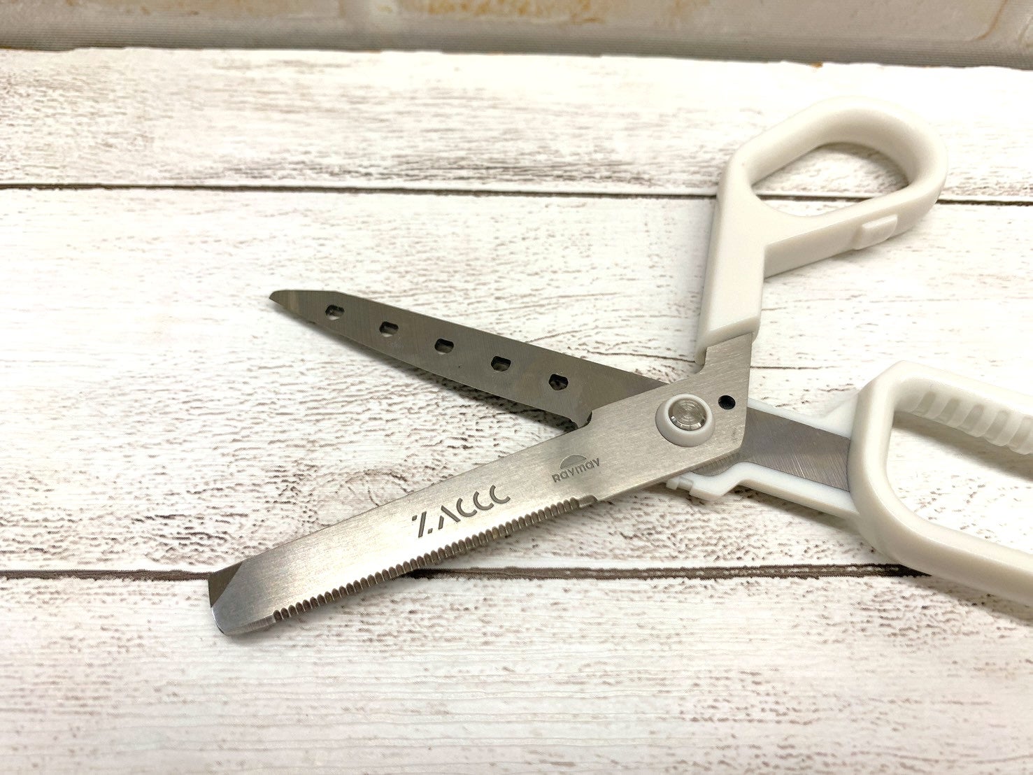 9月発売の文房具3選】多機能ハサミに、立てて使えるドキュメント