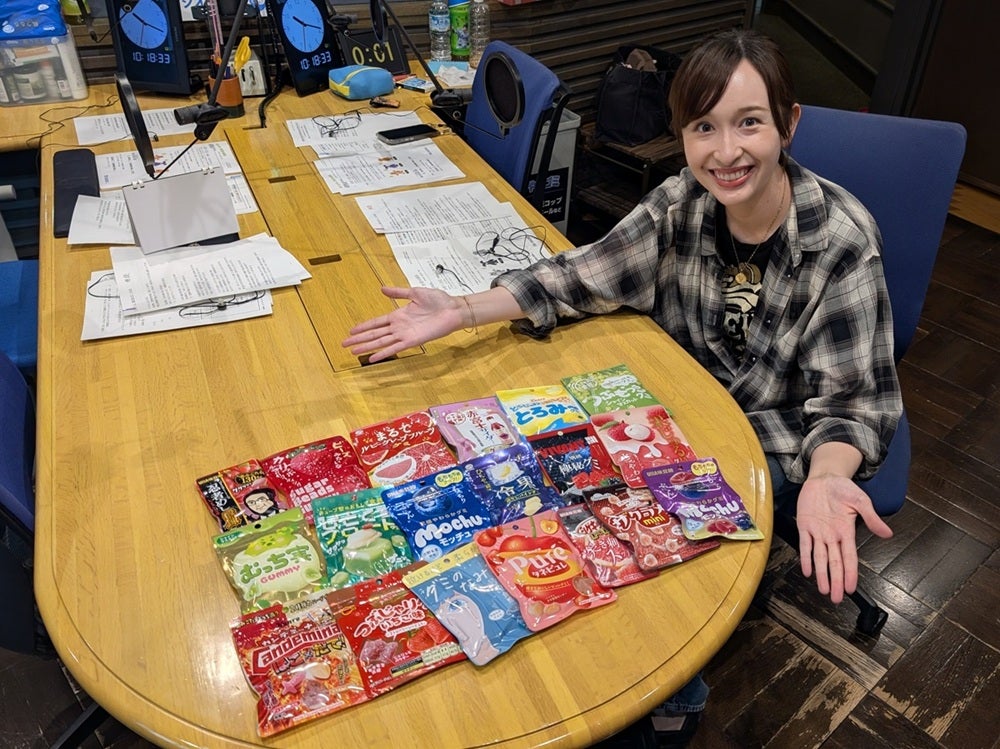 真顔で食べられない”強烈酸味も！コンビニ最新グミ19選 | 無料のアプリ