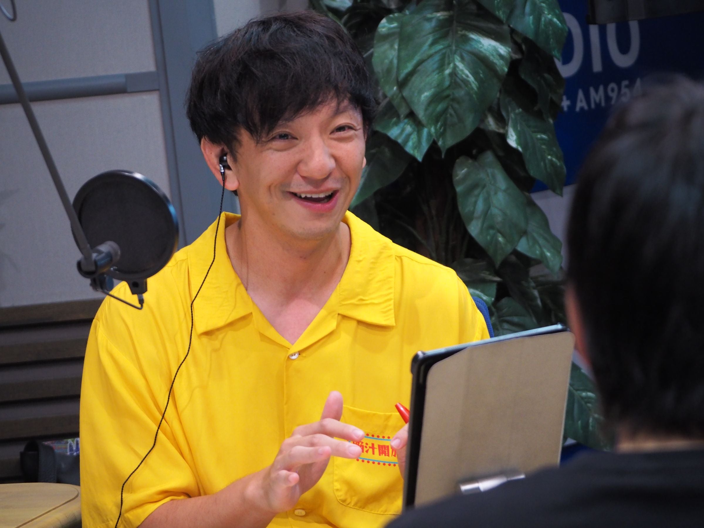 足を組み替えるタイミングすらイライラ!?」解散危機が何度もあった