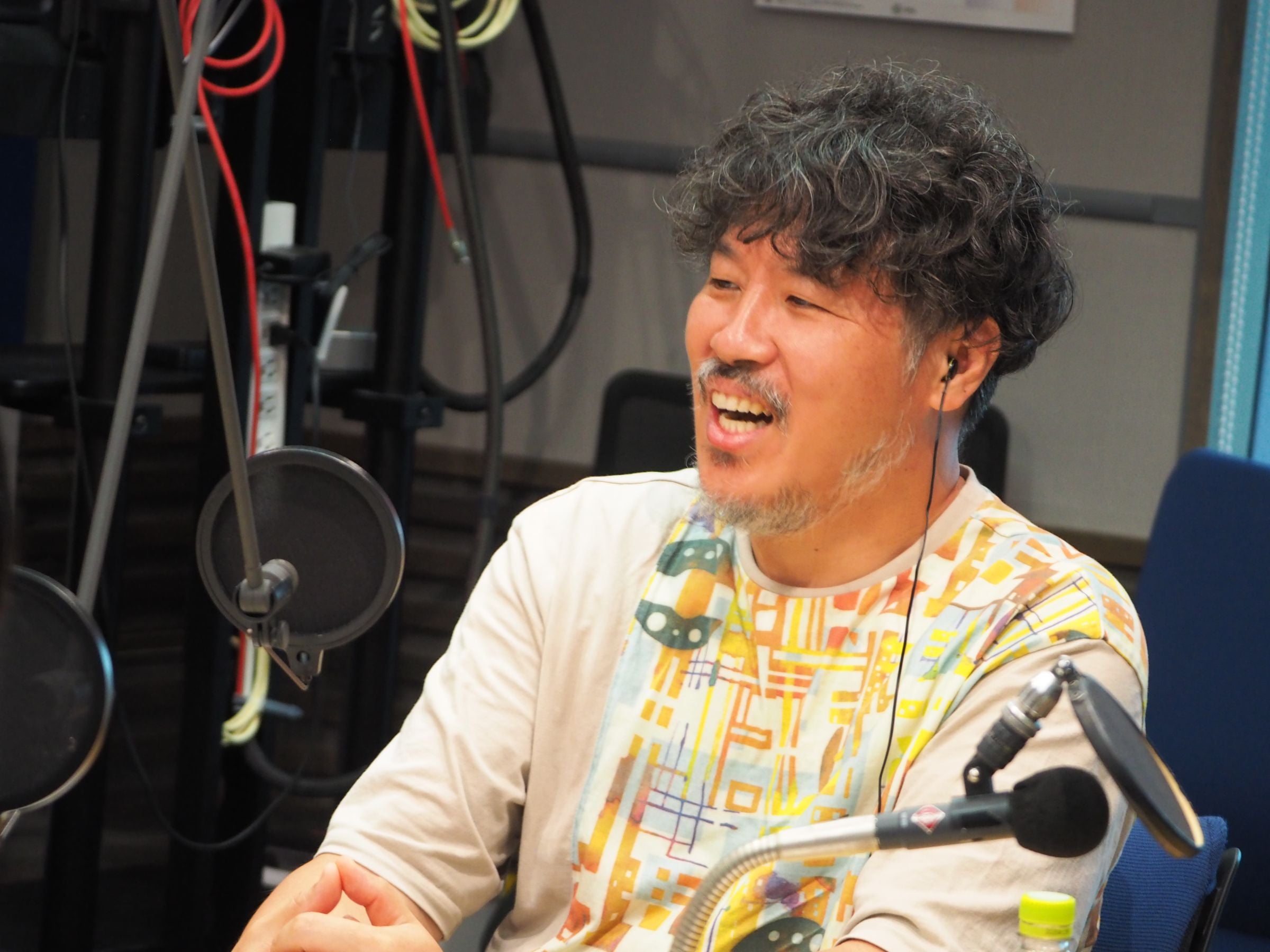 足を組み替えるタイミングすらイライラ!?」解散危機が何度もあった