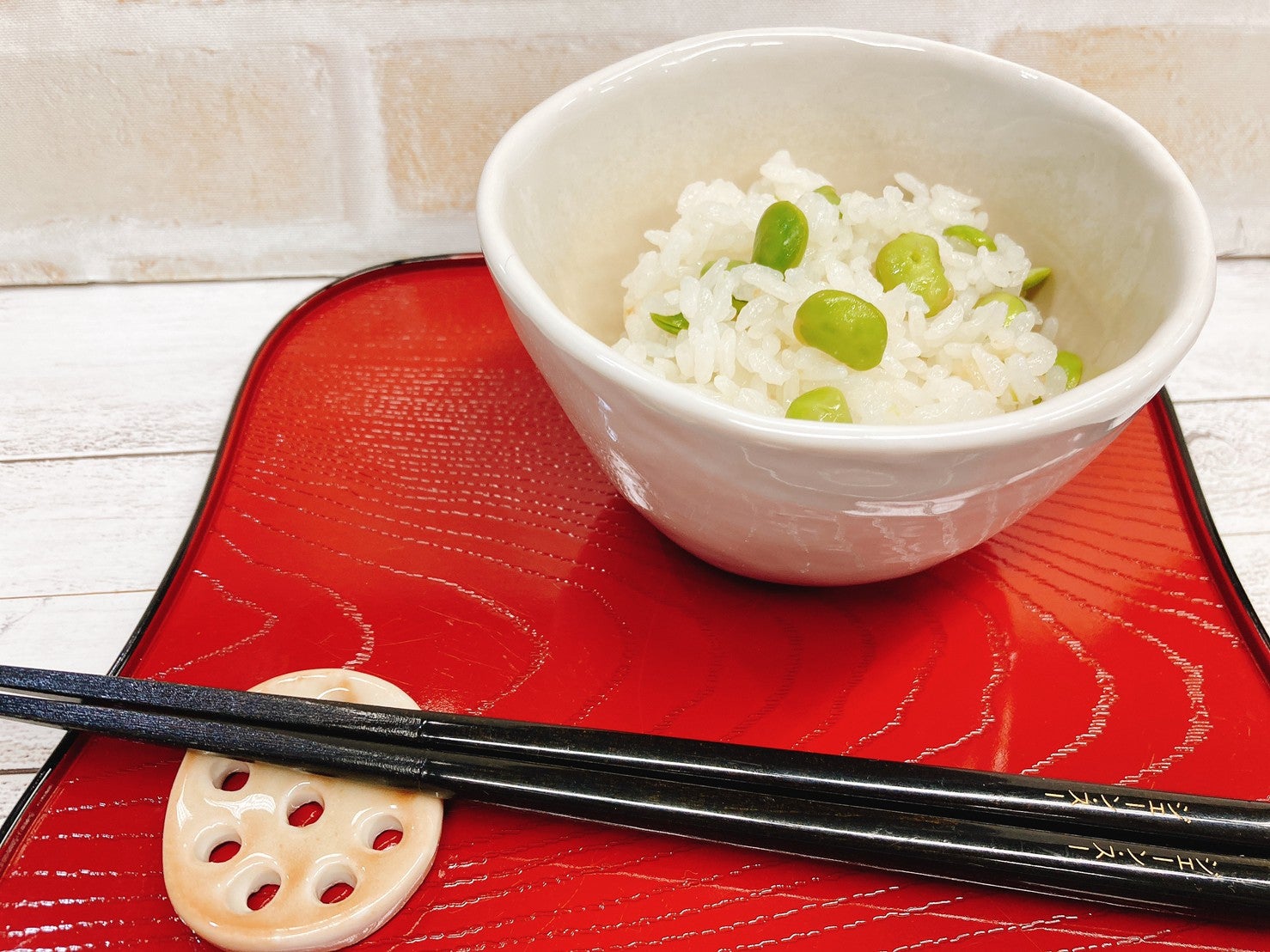 さや”ごと炊飯するだけの「旨みたっぷり枝豆ごはん」【材料は4つ