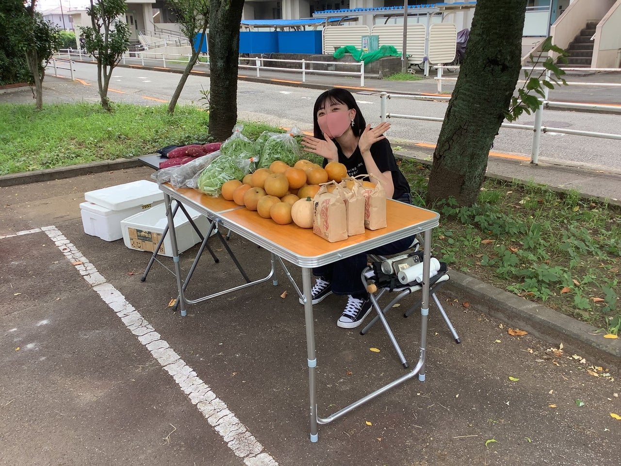 昭和女子大学の学生たちによる移動販売がこれから始まります。(都営喜多見二丁目アパート)