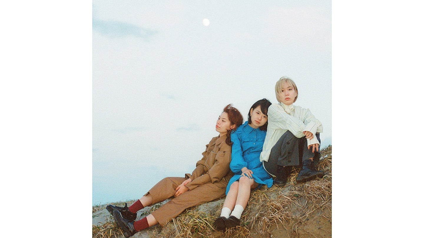 注目バンド・リーガルリリー、キュートでクールな新曲録りおろしライブ