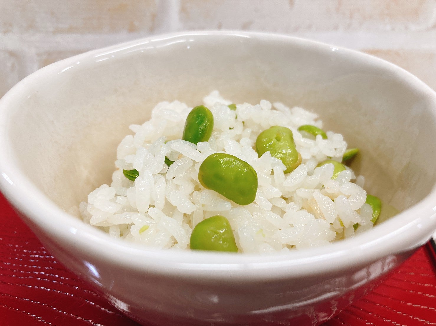 さや”ごと炊飯するだけの「旨みたっぷり枝豆ごはん」【材料は4つ