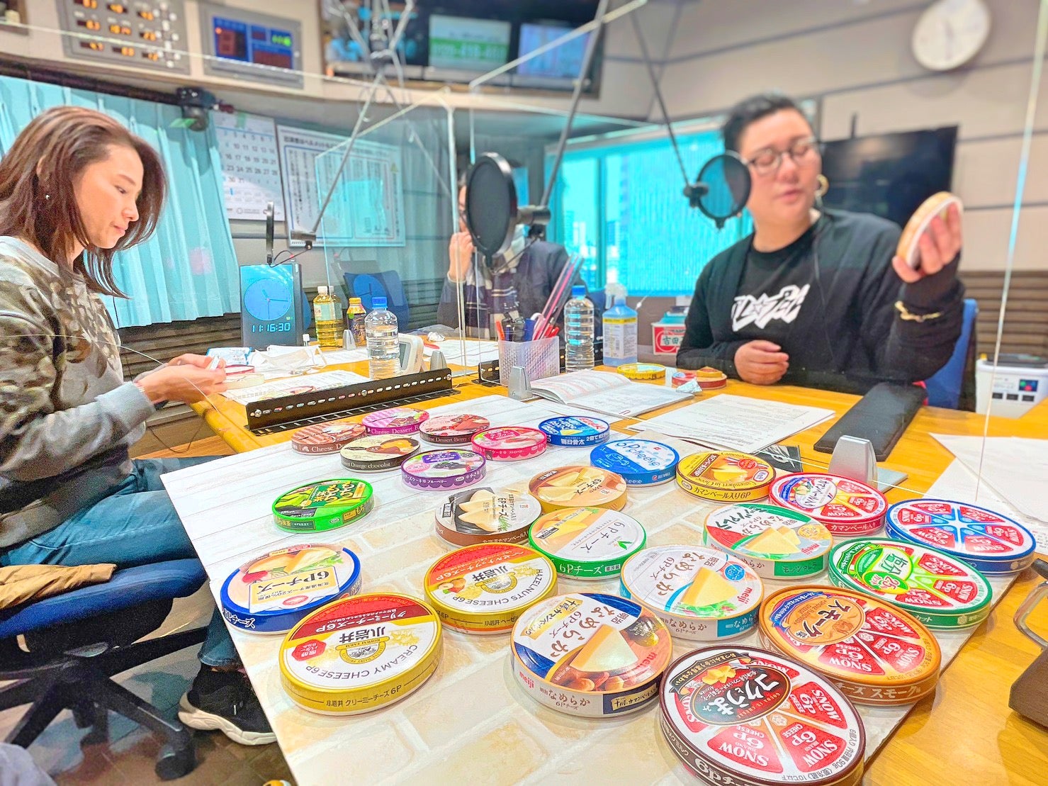 6Pチーズの世界】おつまみからデザートまで！34種類を食べ比べ