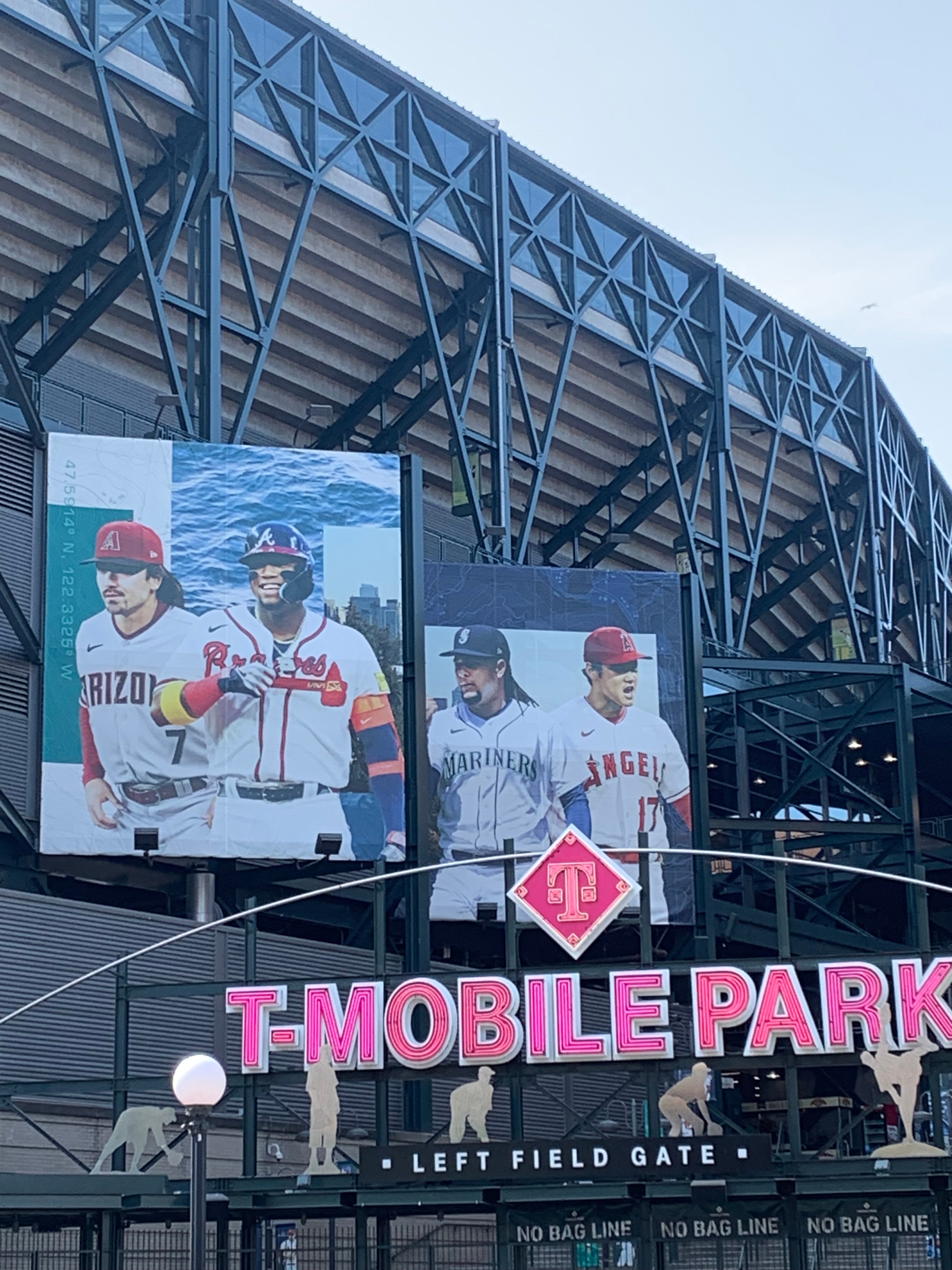 限定324体 ドジャース 大谷翔平 ホームラン 手を振るポーズ 2024