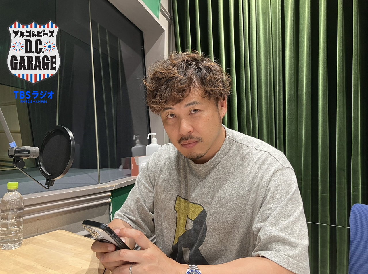 TBSラジオアルコ&ピースD.C.GARAGE ネイビー スウェットシャツ アルコ