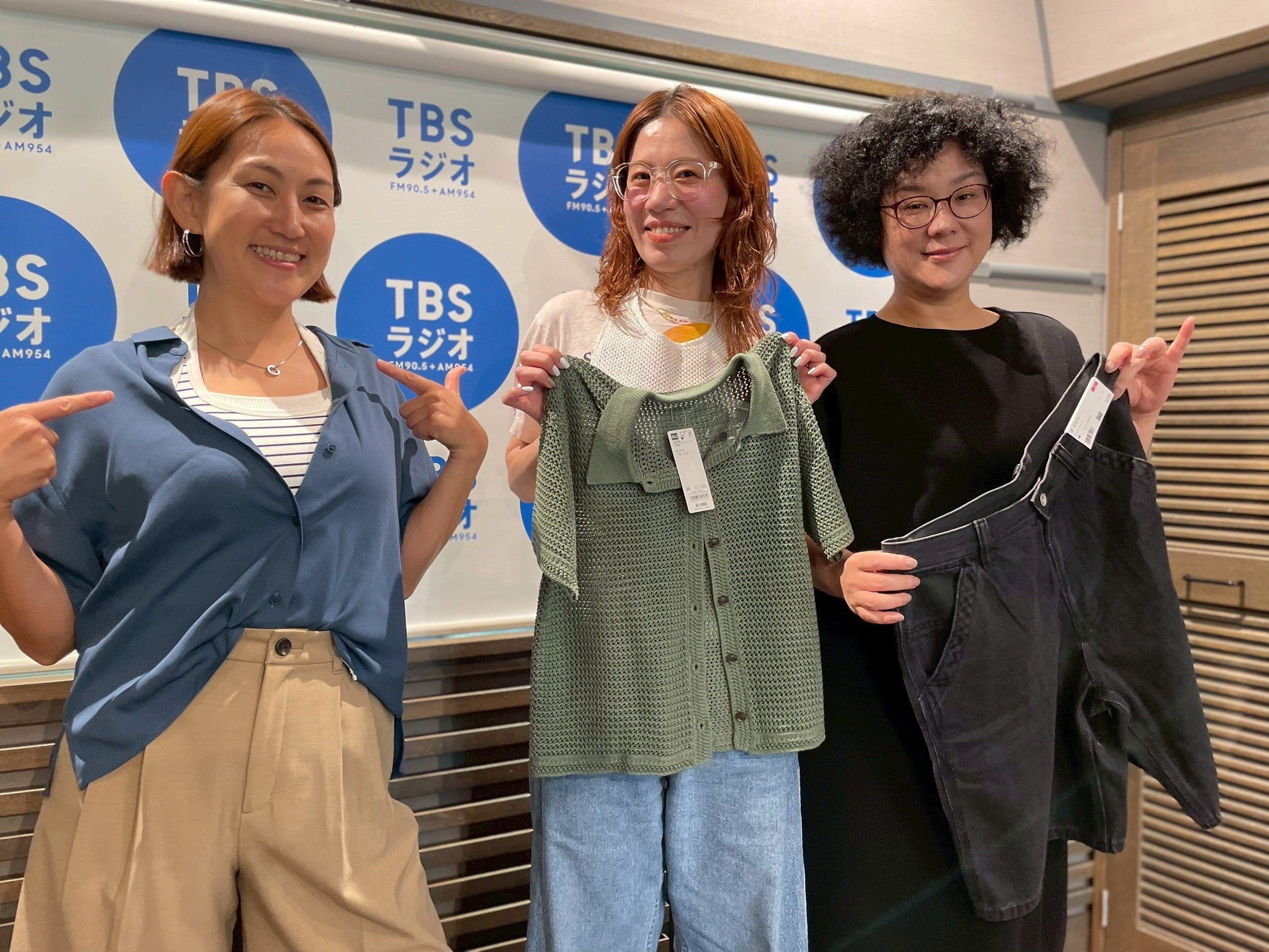 この夏は、透かしアイテムにハーフパンツ、開襟シャツがトレンド