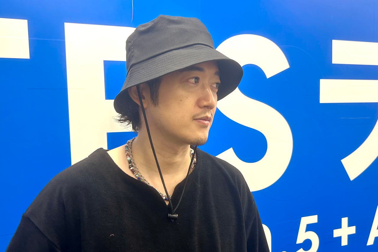 丸めてポケットに入れたり、洗濯機で丸洗いもOKのものも！この夏を 